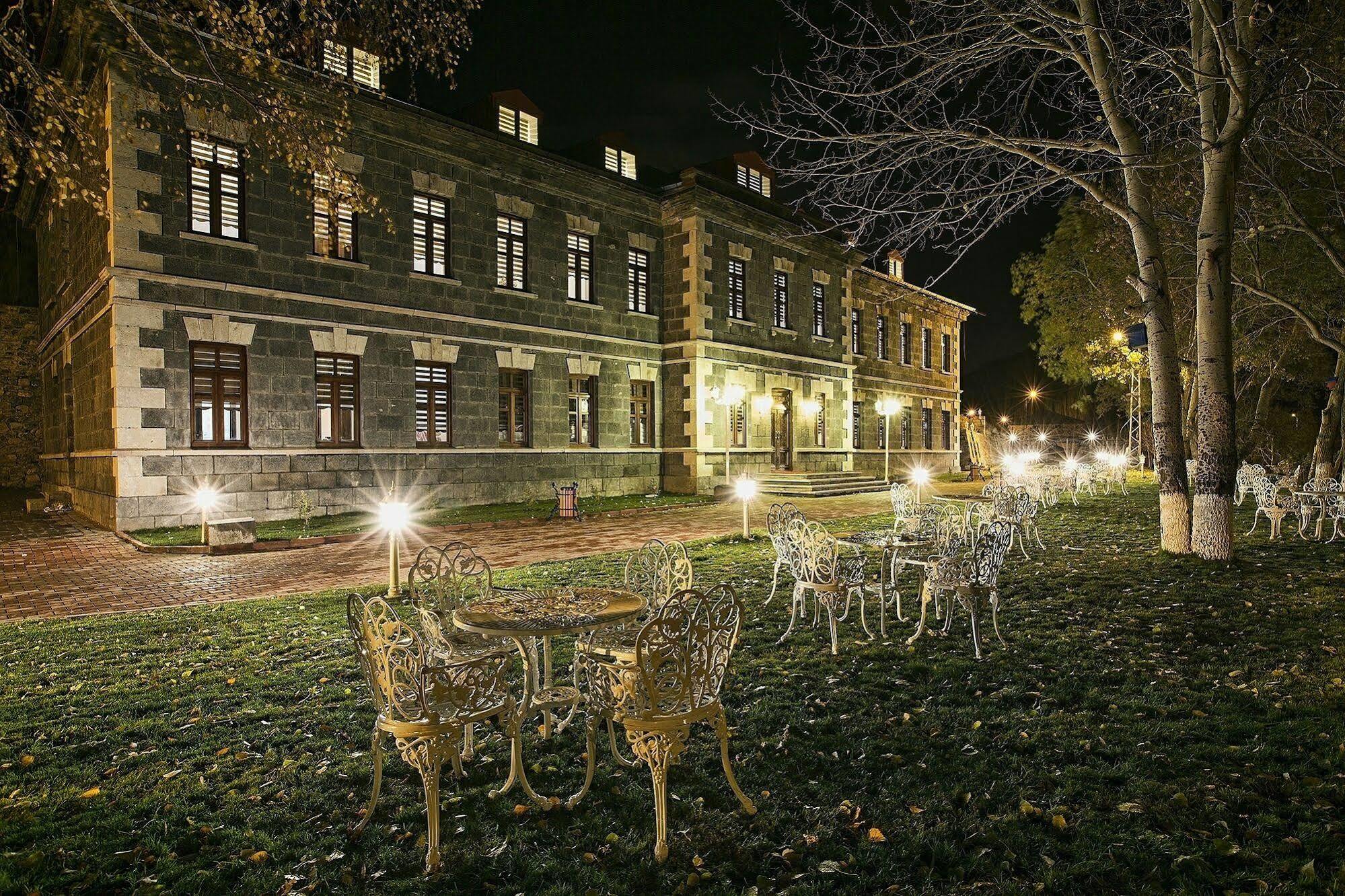 Hotel Katerina Sarayi 1877 カルス エクステリア 写真